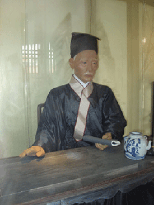 张瑞图塑像 张瑞图塑像