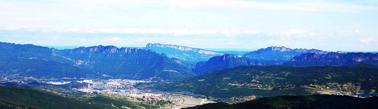 县城与剑门关群峰远眺 县城与剑门关群峰远眺