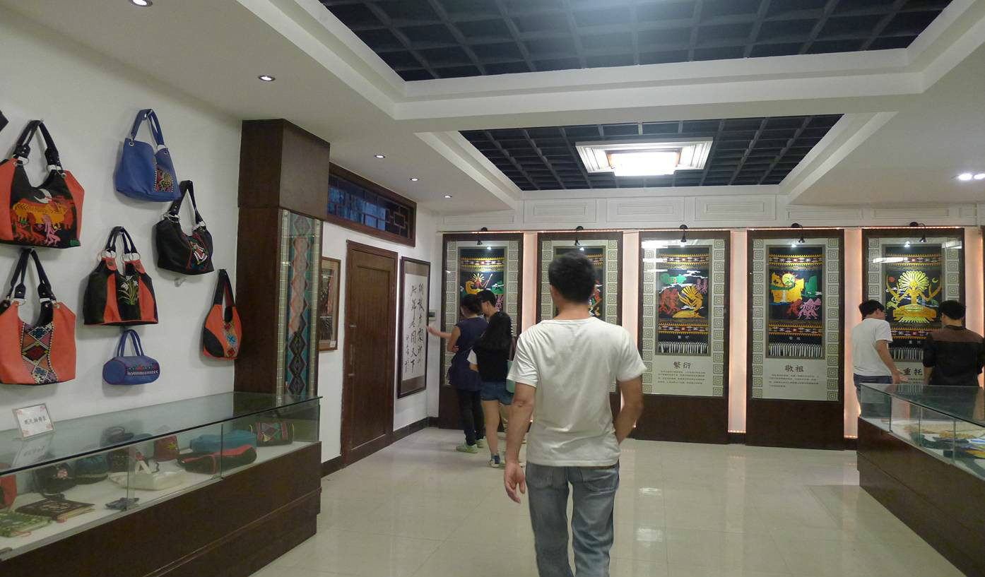 靖西县壮锦展厅及产品 靖西县壮锦展厅及产品