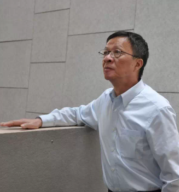 王受之教授 王受之教授