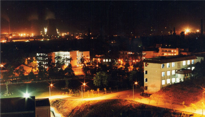 西校区 西校区