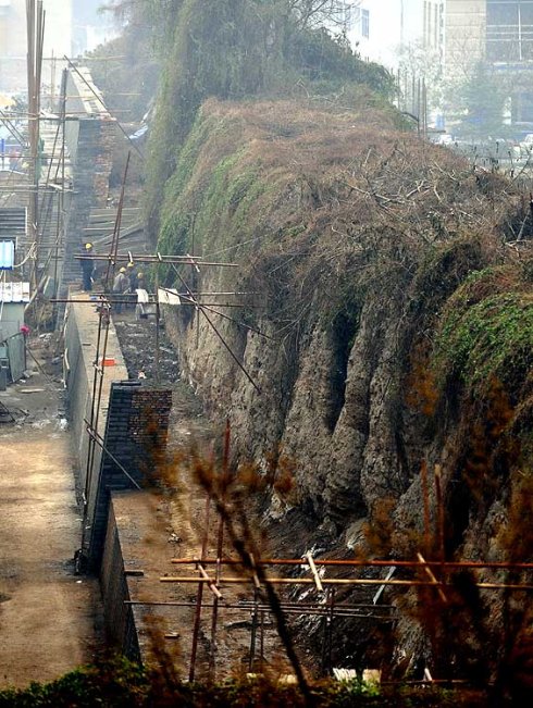 明秦王府城墙遗址 明秦王府城墙遗址