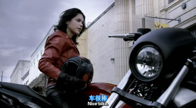 异形群体中的艾莲娜 异形群体中的艾莲娜
