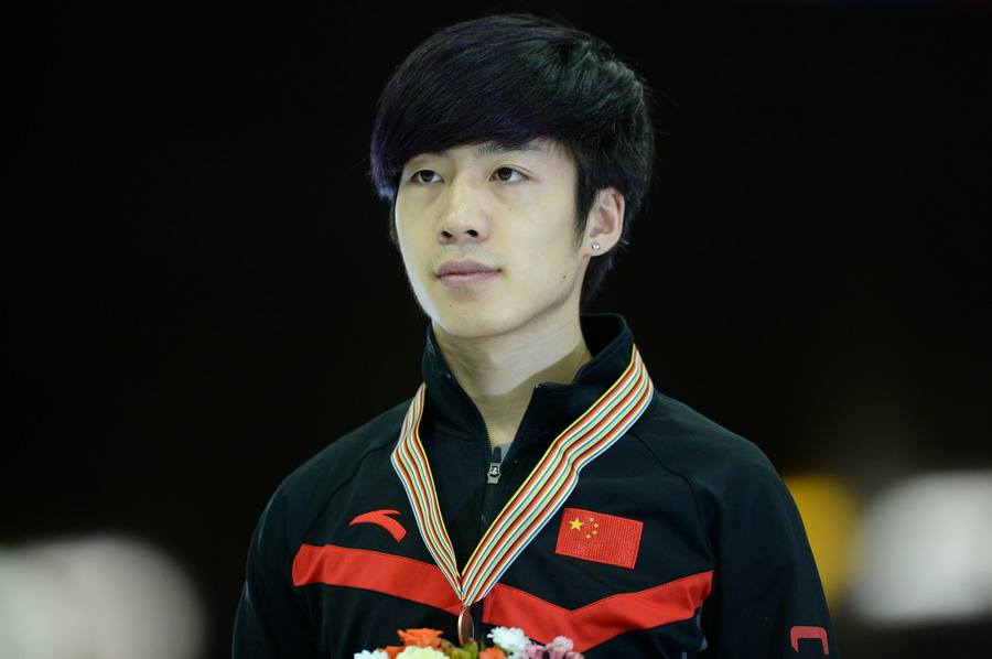 石竟男 石竟男