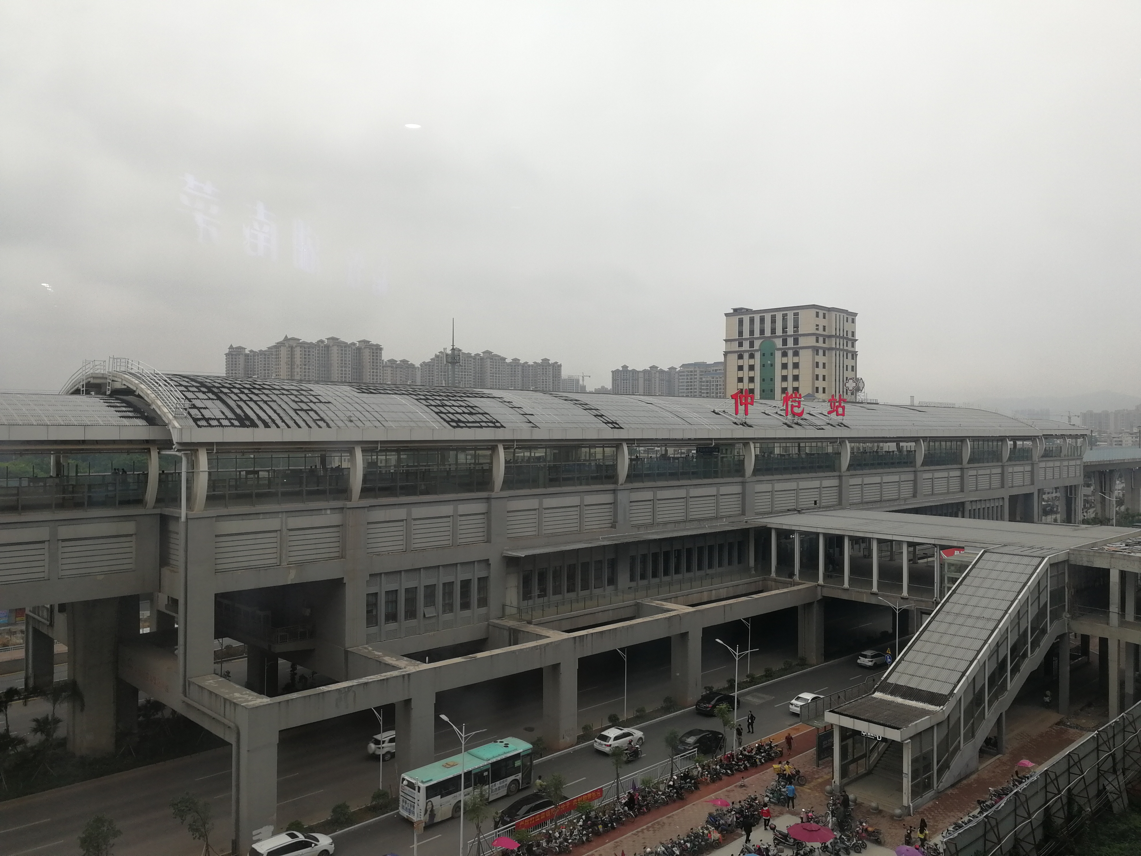 仲恺站高架车站 仲恺站高架车站