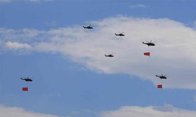 庆祝中华人民共和国成立60周年阅兵式(纪念中华人民共和国成立60周年阅兵式)