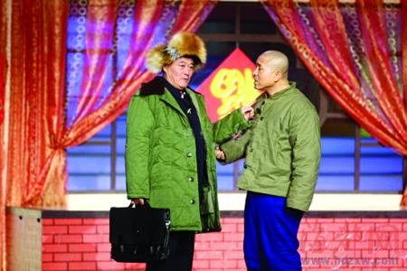 赵本山《捐款风波》首演,搭档徒弟王小利 赵本山《捐款风波》首演,搭档徒弟王小利
