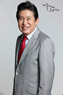 家族之间何必这样 定妆照 家族之间何必这样 定妆照