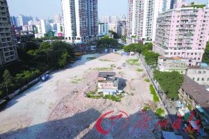 孤守在南田路龙田直街工地5年的小楼 孤守在南田路龙田直街工地5年的小楼