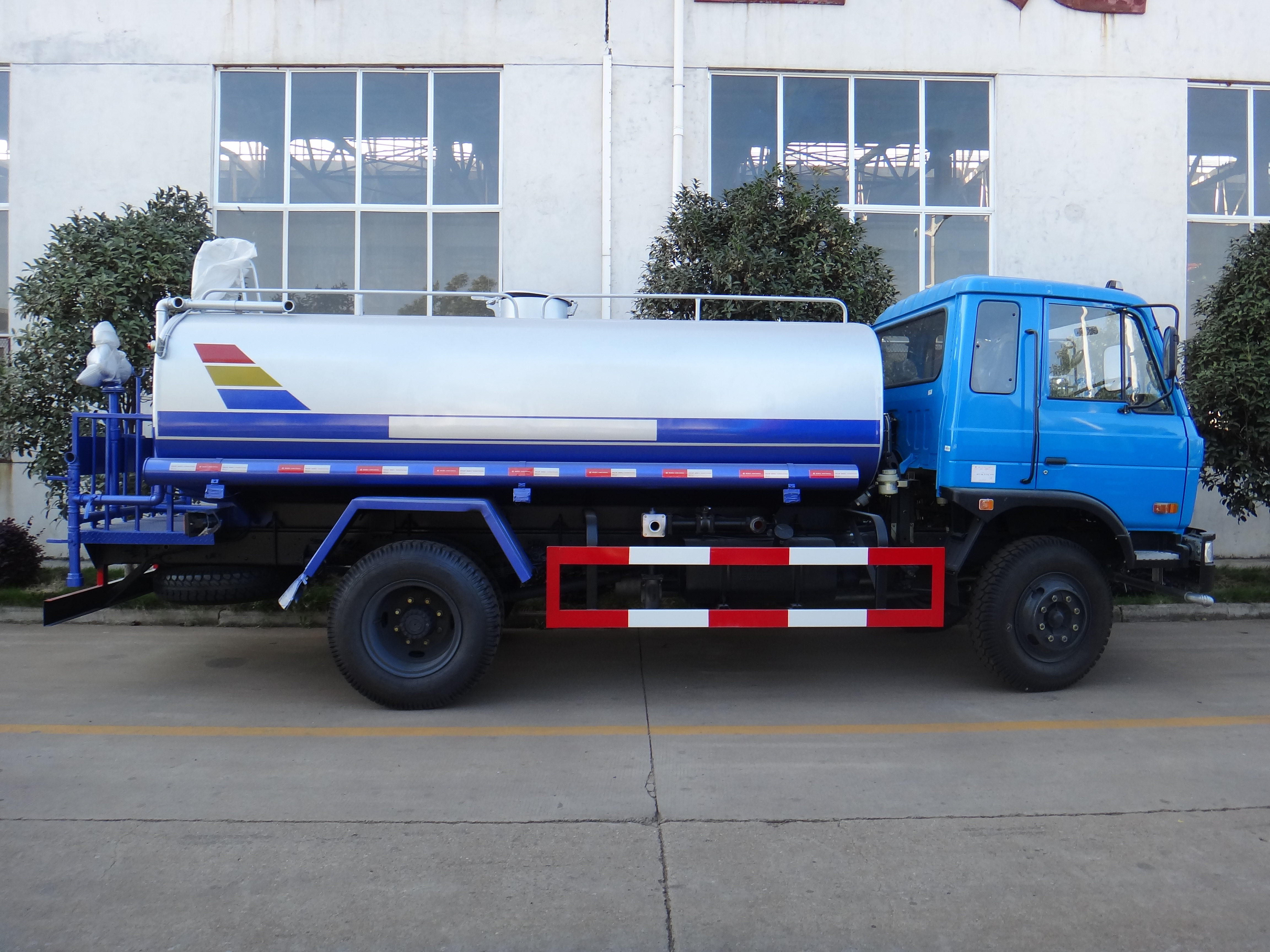东风12吨洒水车 东风12吨洒水车