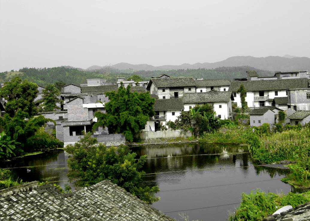 粉墙黛瓦(吴婷拍摄于南塘清溪村) 粉墙黛瓦(吴婷拍摄于南塘清溪村)