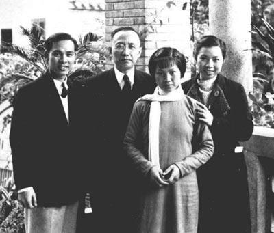 右二为于立群 右二为于立群