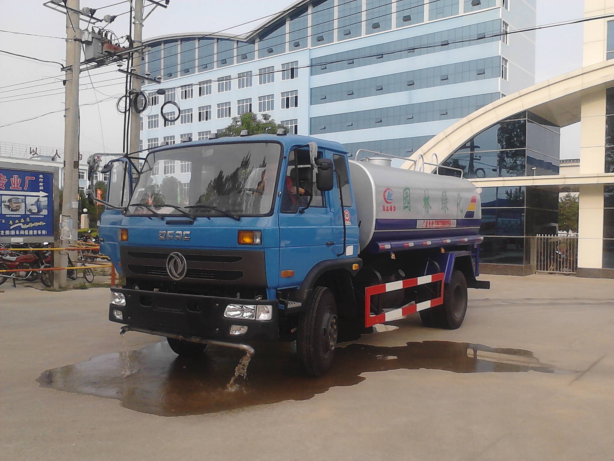 湖北程力洒水车