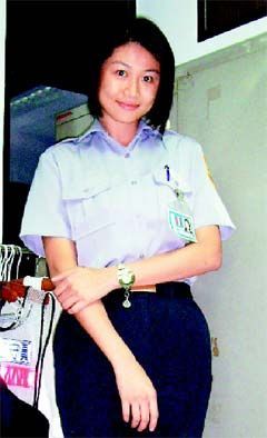 “名模警花”吴育臻 “名模警花”吴育臻