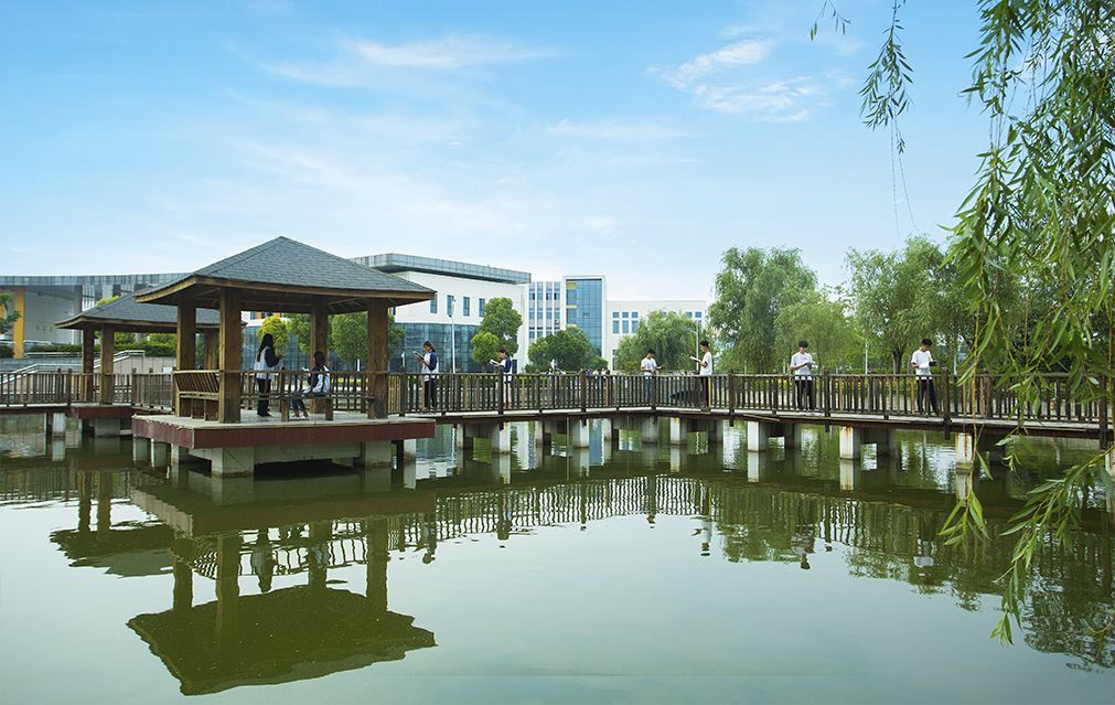 江苏省宿迁技师学院(水韵广场) 江苏省宿迁技师学院(水韵广场)