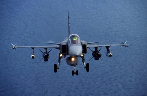 执行反舰任务的JAS-39挂载AGM-65和RBS-15 执行反舰任务的JAS-39挂载AGM-65和RBS-15