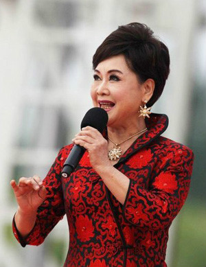 《难忘今宵》原唱:李谷一 《难忘今宵》原唱:李谷一