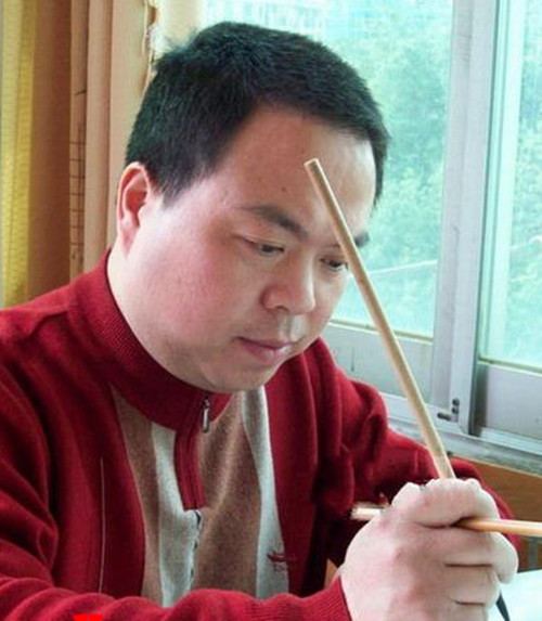 陶瓷工艺美术大师:石峰 陶瓷工艺美术大师:石峰