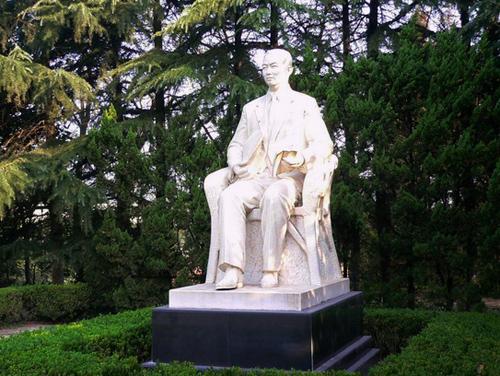 梅兰芳塑像(图片3) 梅兰芳塑像(图片3)