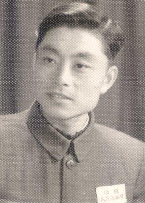 杨成轩(八一电影製片厂演员) 杨成轩(八一电影製片厂演员)