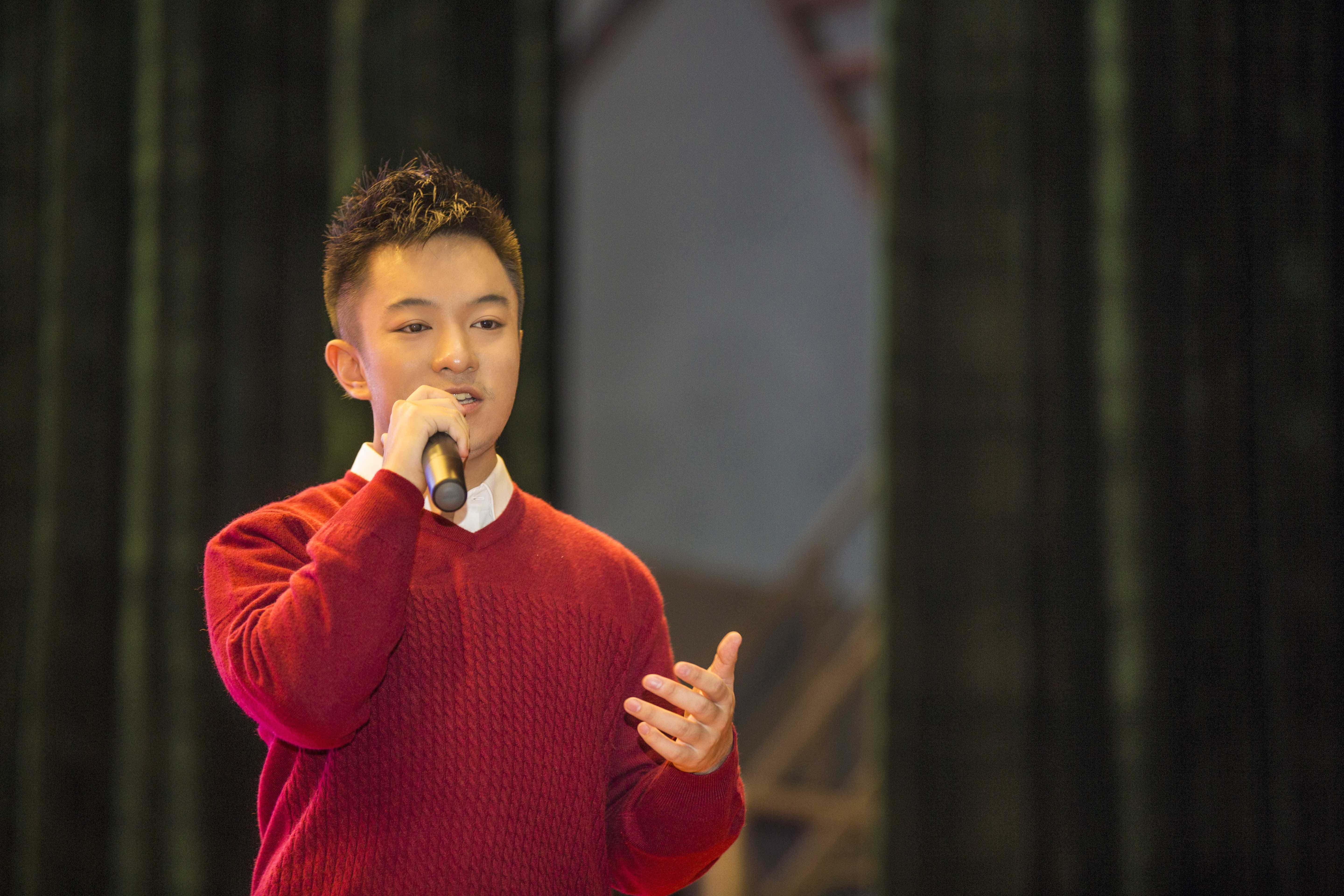 杜怿超于南京信息工程大学作学术报告 杜怿超于南京信息工程大学作学术报告