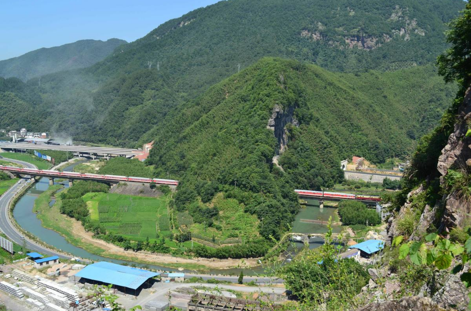 十里岩 十里岩