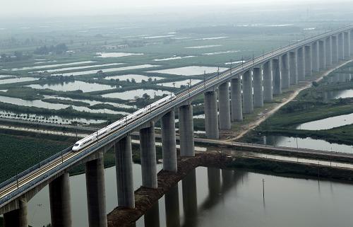 运营于大西高速铁路上的和谐号动车组 运营于大西高速铁路上的和谐号动车组
