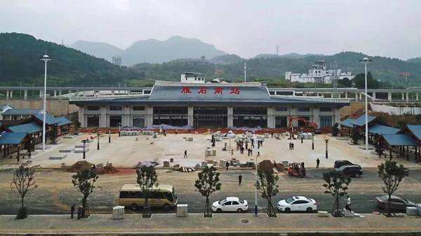 雁石南站停车场 雁石南站停车场