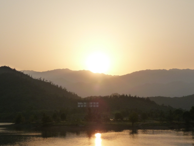 神泉湖 神泉湖