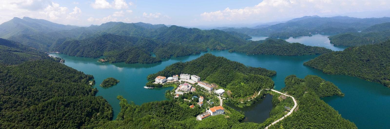 上犹阳明湖风景区 上犹阳明湖风景区
