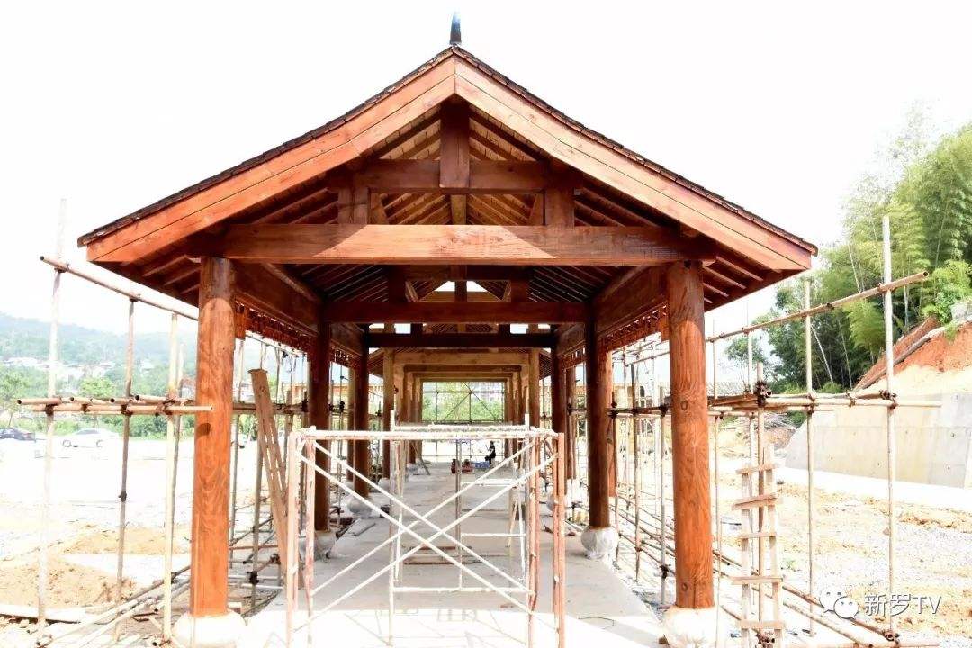 雁石南站连廊施工 雁石南站连廊施工