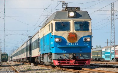 DF4C-5012“青年文明号”牵引0Z80次 DF4C-5012“青年文明号”牵引0Z80次