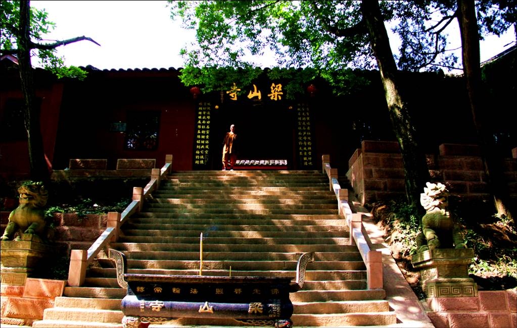剑门关景区内的梁山寺一角 剑门关景区内的梁山寺一角
