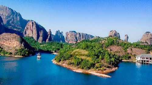 龟峰山清湖 龟峰山清湖