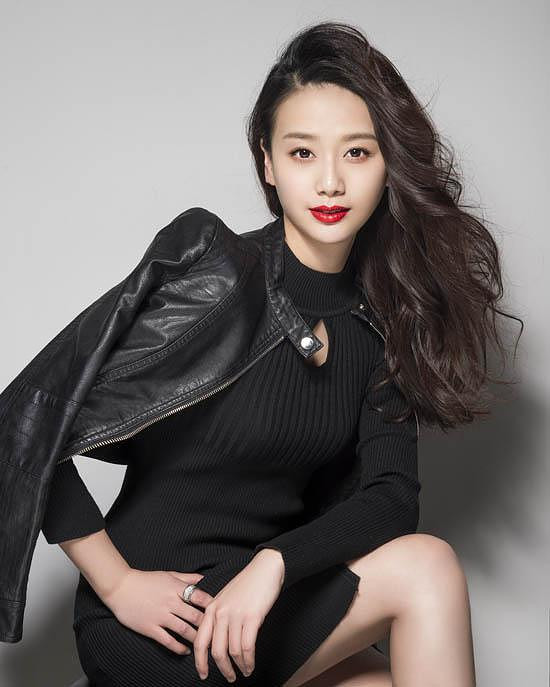 张雷(中国内地女演员) 张雷(中国内地女演员)