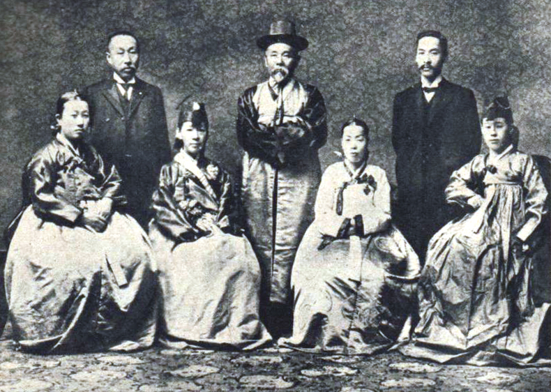 穿朝鲜民族服装的伊藤博文(中) 穿朝鲜民族服装的伊藤博文(中)