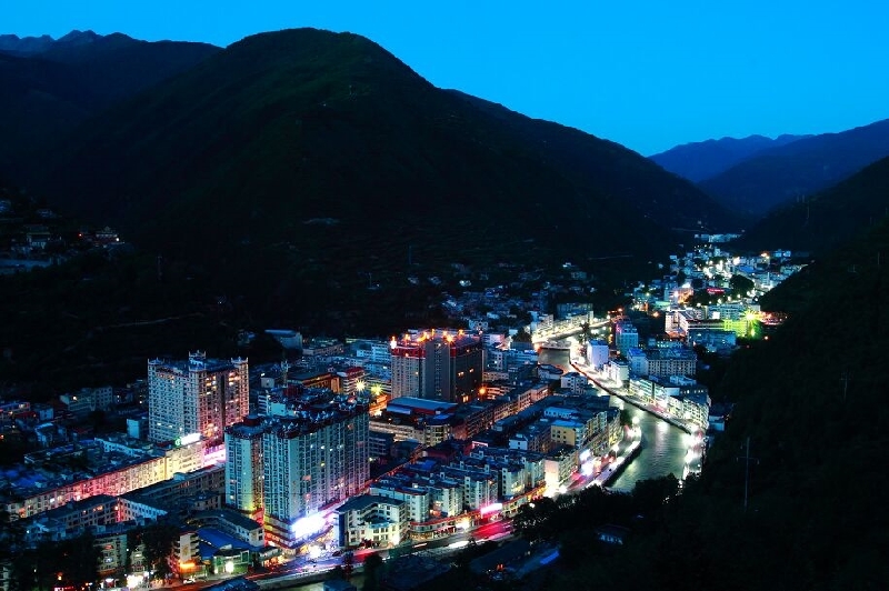 马尔康中心城区夜晚全景 马尔康中心城区夜晚全景