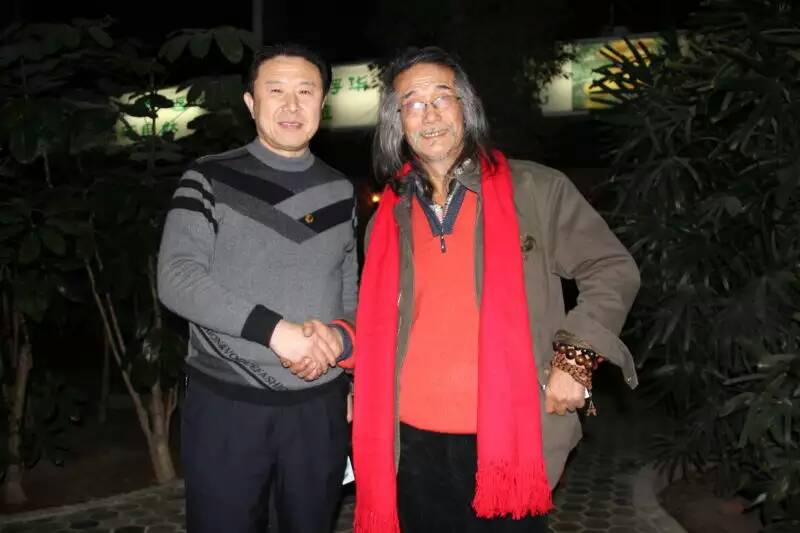 与着名书画大师萧宽先生在活动中 与着名书画大师萧宽先生在活动中