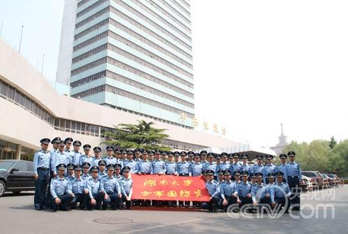 湖南大学国防生情系《五月的鲜花》 湖南大学国防生情系《五月的鲜花》