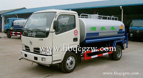 东风小金霸洒水车 东风小金霸洒水车