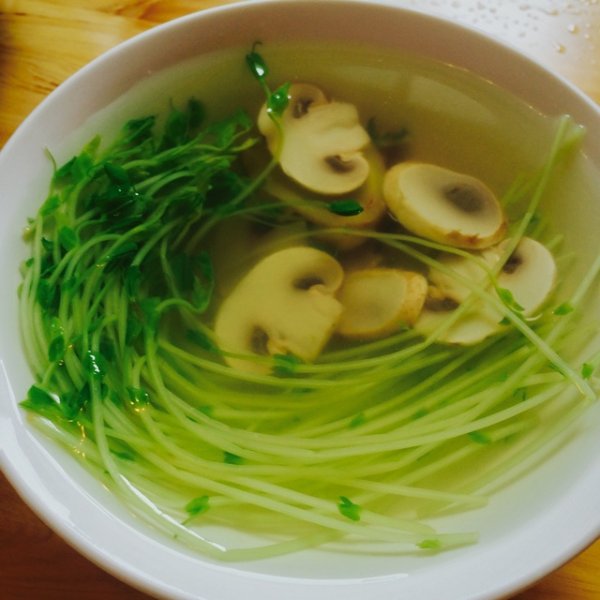 豆苗莲藕汤 豆苗莲藕汤