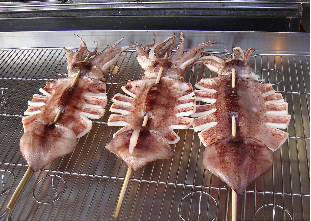 正在製作的铁板鱿鱼 正在製作的铁板鱿鱼