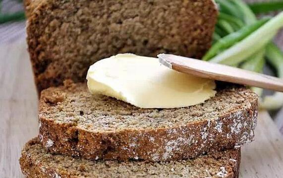 黑麵包 黑麵包