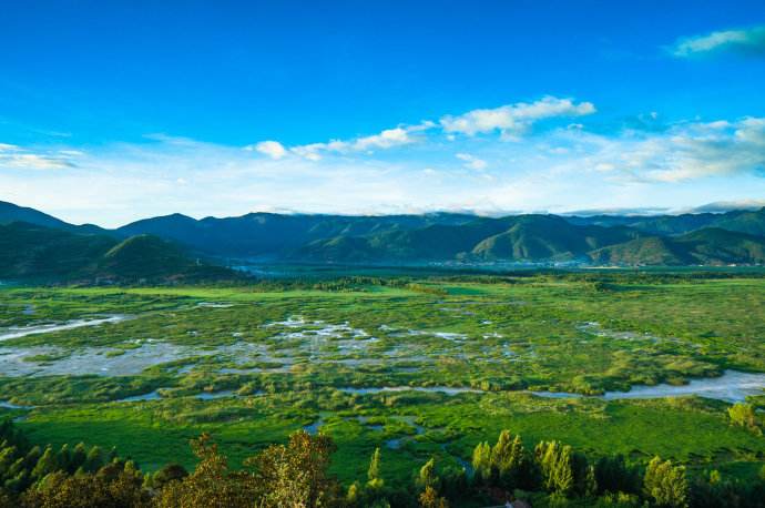 泸沽湖水出口大草海 泸沽湖水出口大草海