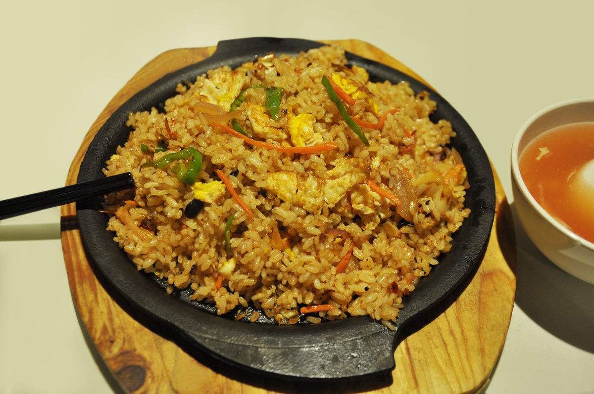 铁板炒饭 铁板炒饭