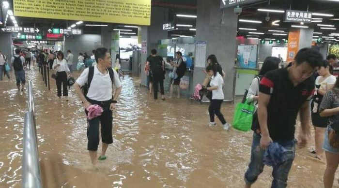 深圳捷运站被淹 深圳捷运站被淹