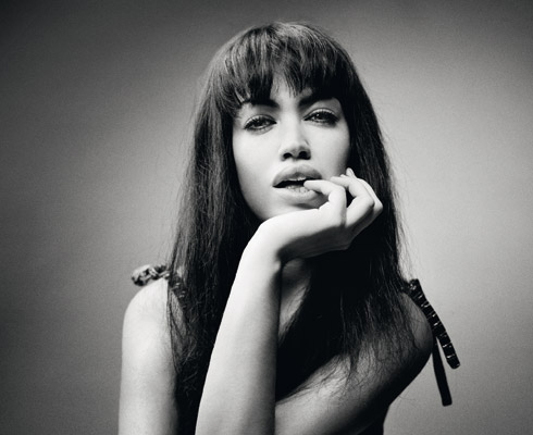 奥拉·戴奥妮(Aura Dione) 奥拉·戴奥妮(Aura Dione)