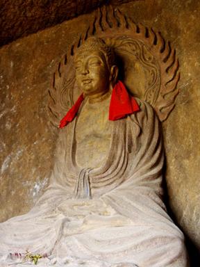 丹凤凤冠山石窟 丹凤凤冠山石窟