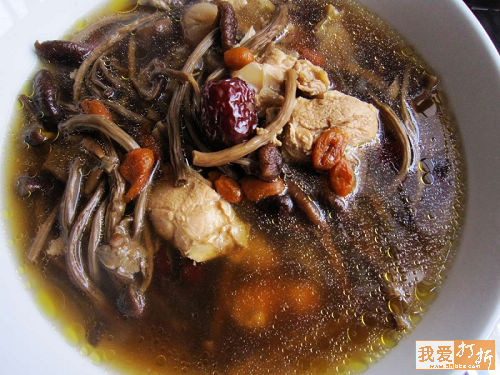 茶树菇炖鸡汤 茶树菇炖鸡汤