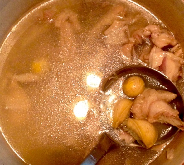鲍鱼炖鸡汤